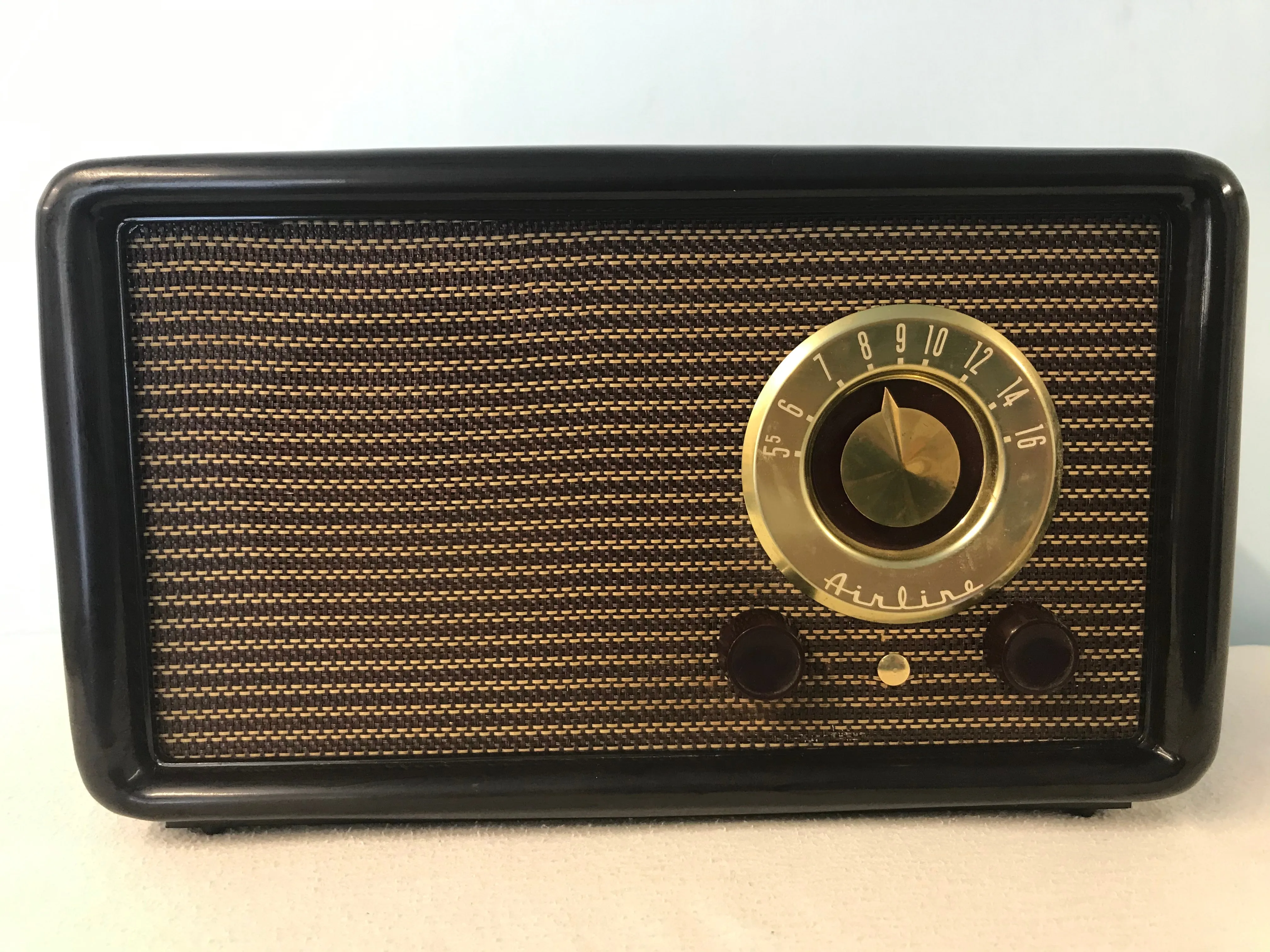 Airline 15-H Tube Radio With Bluetooth input.