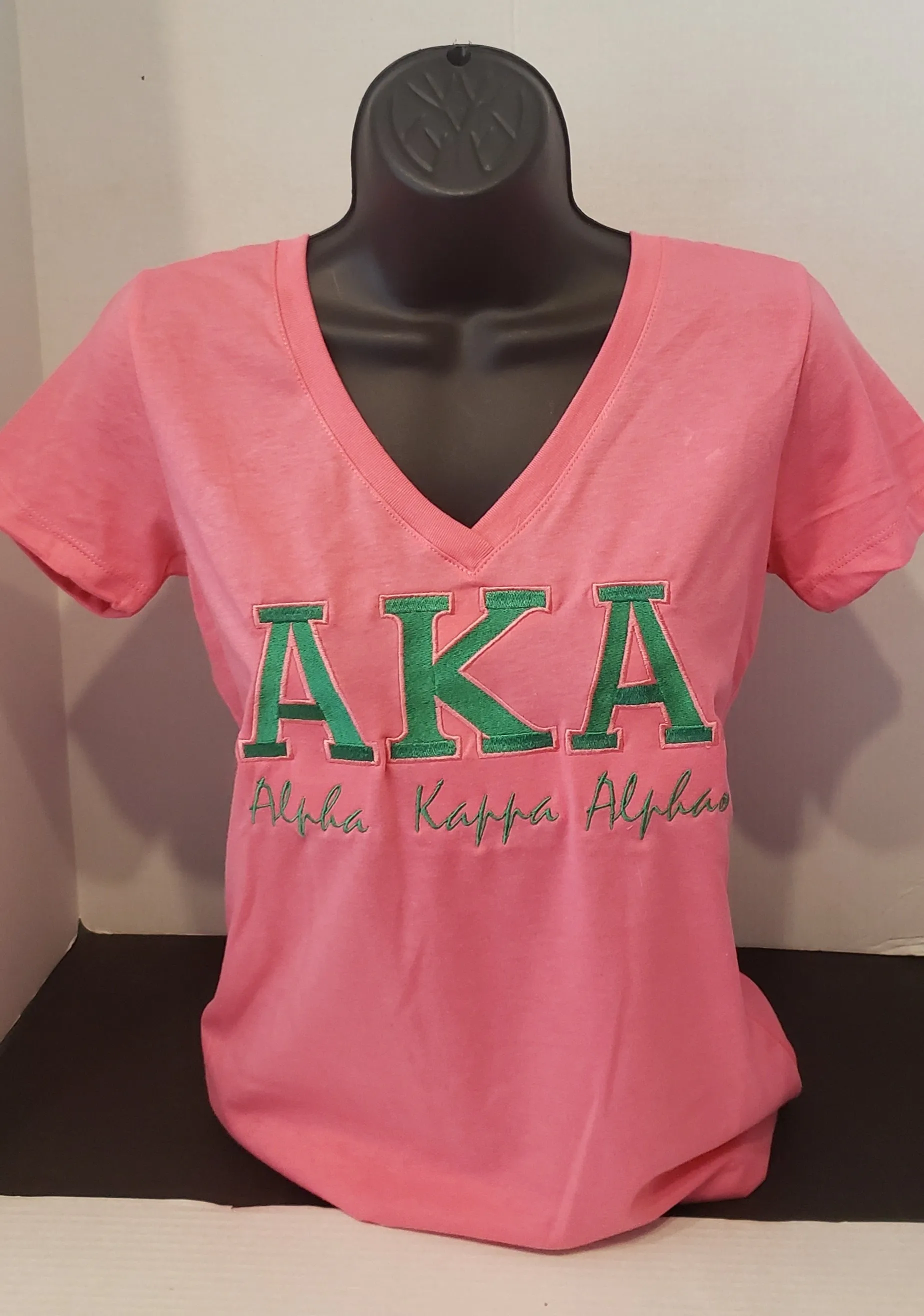 AKA (BOLD)V-NECK TEE (Pink)