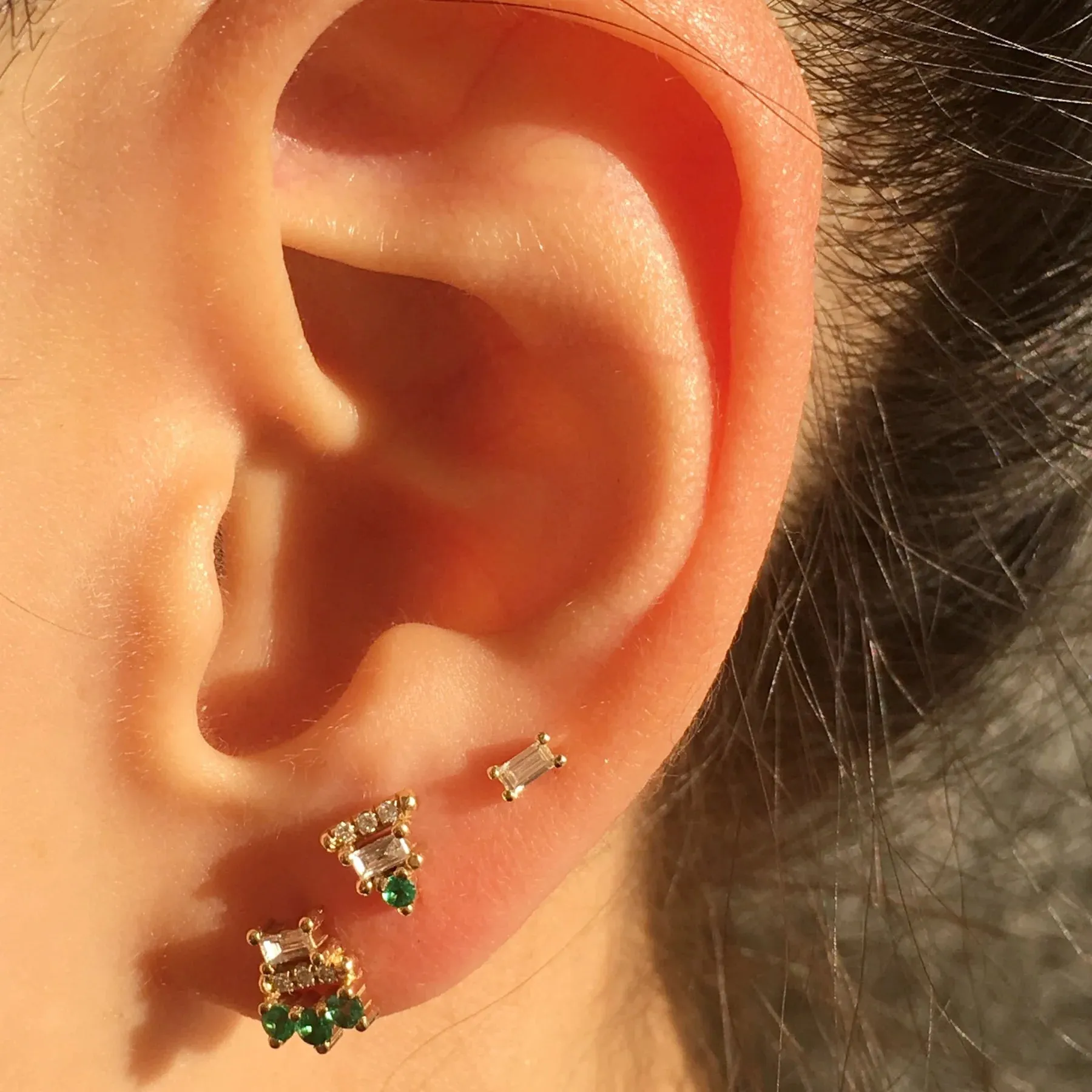 baguette bar stud earrings - natural emerald   diamond
