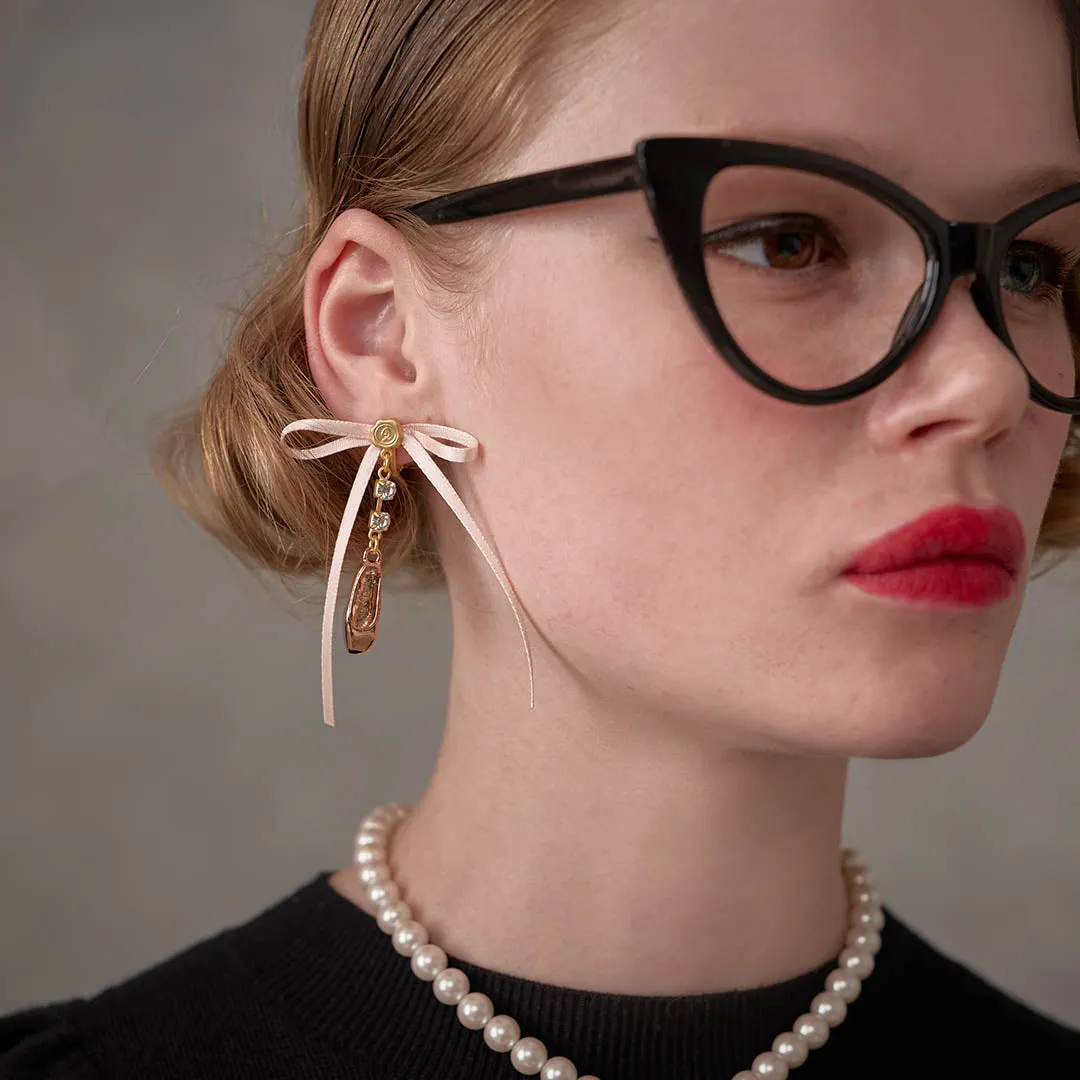 Ballerina Pointe Shoes Pierced Earrings (Pair)【Japan Jewelry】