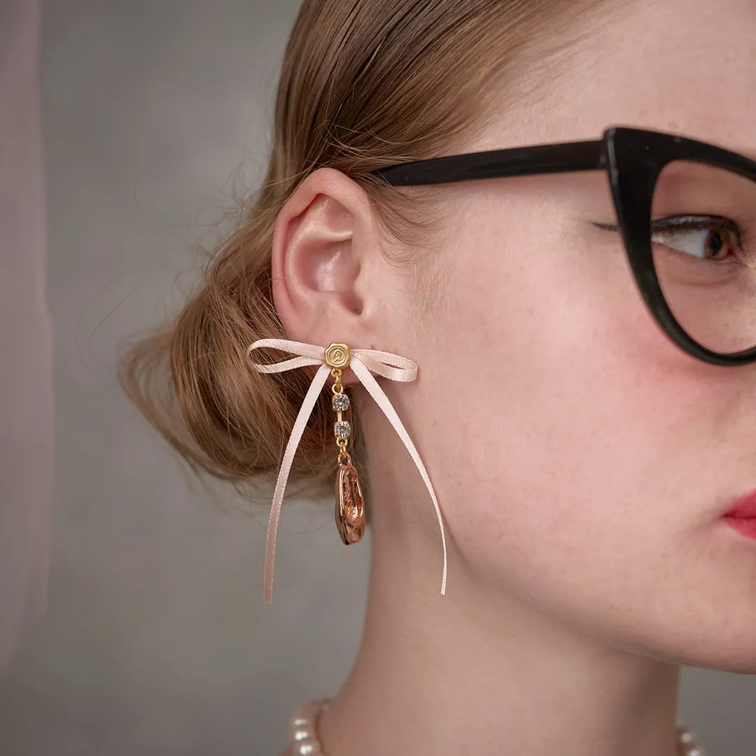 Ballerina Pointe Shoes Pierced Earrings (Pair)【Japan Jewelry】