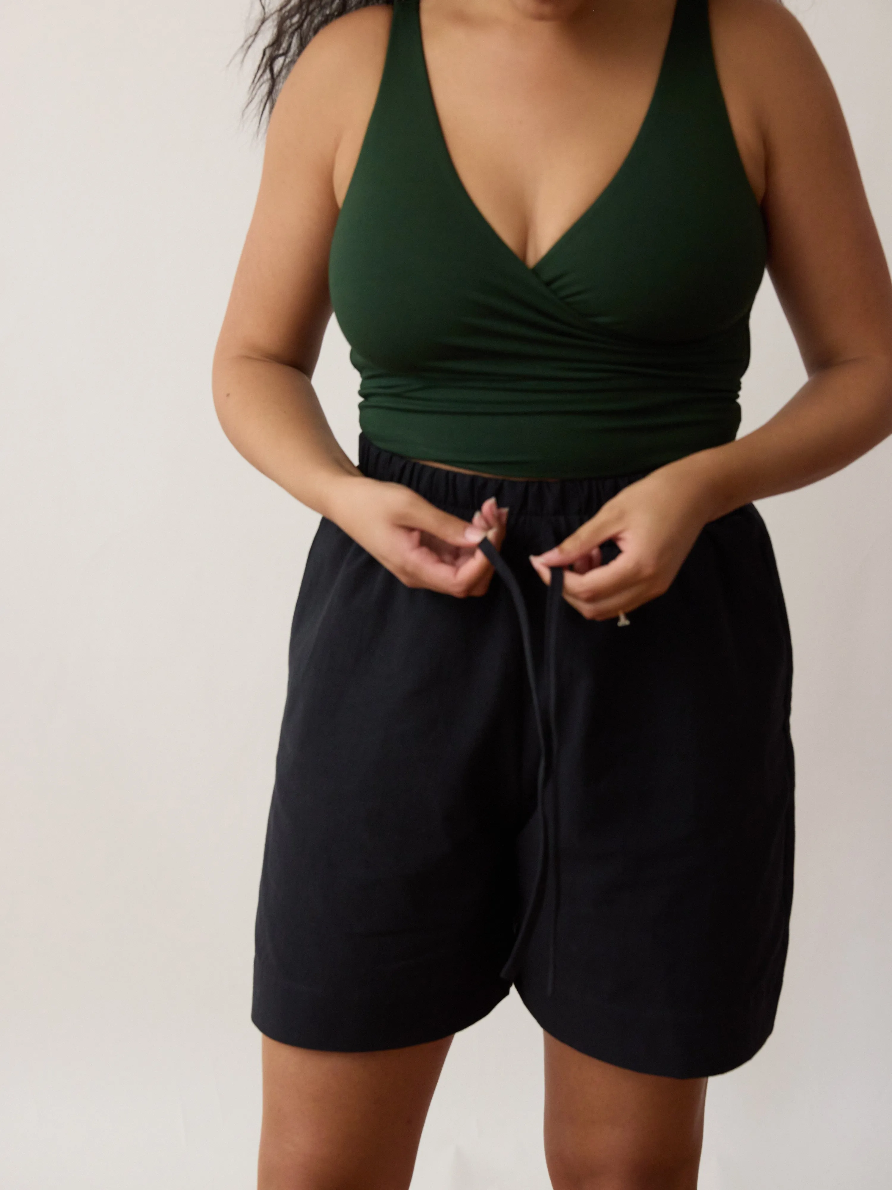BLACK COTTON CREPE LYNN SHORT