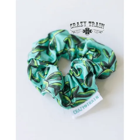 BRADY SCRUNCHIE