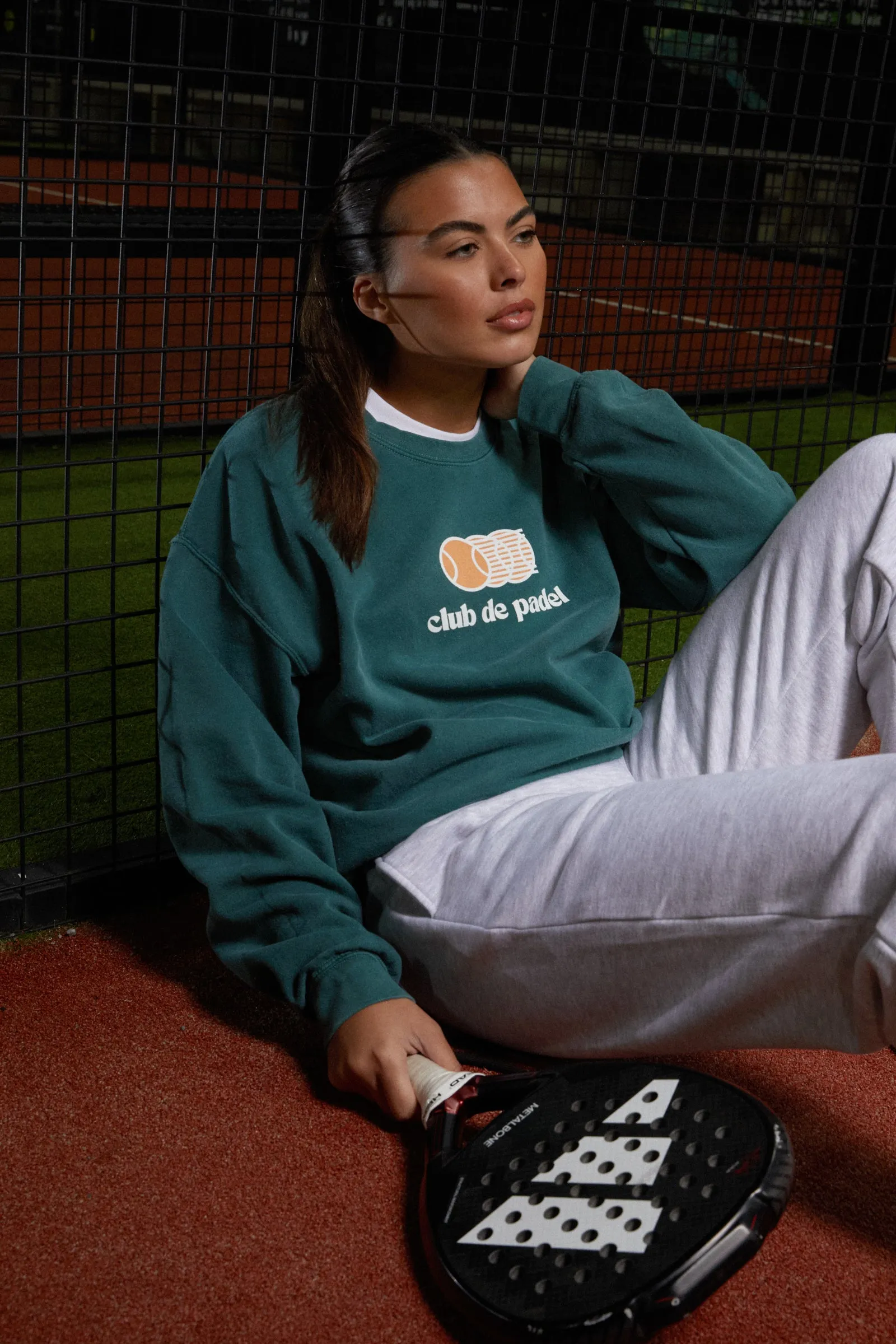 Club de Padel 'Vibora' Vintage Washed Sweater - Forest