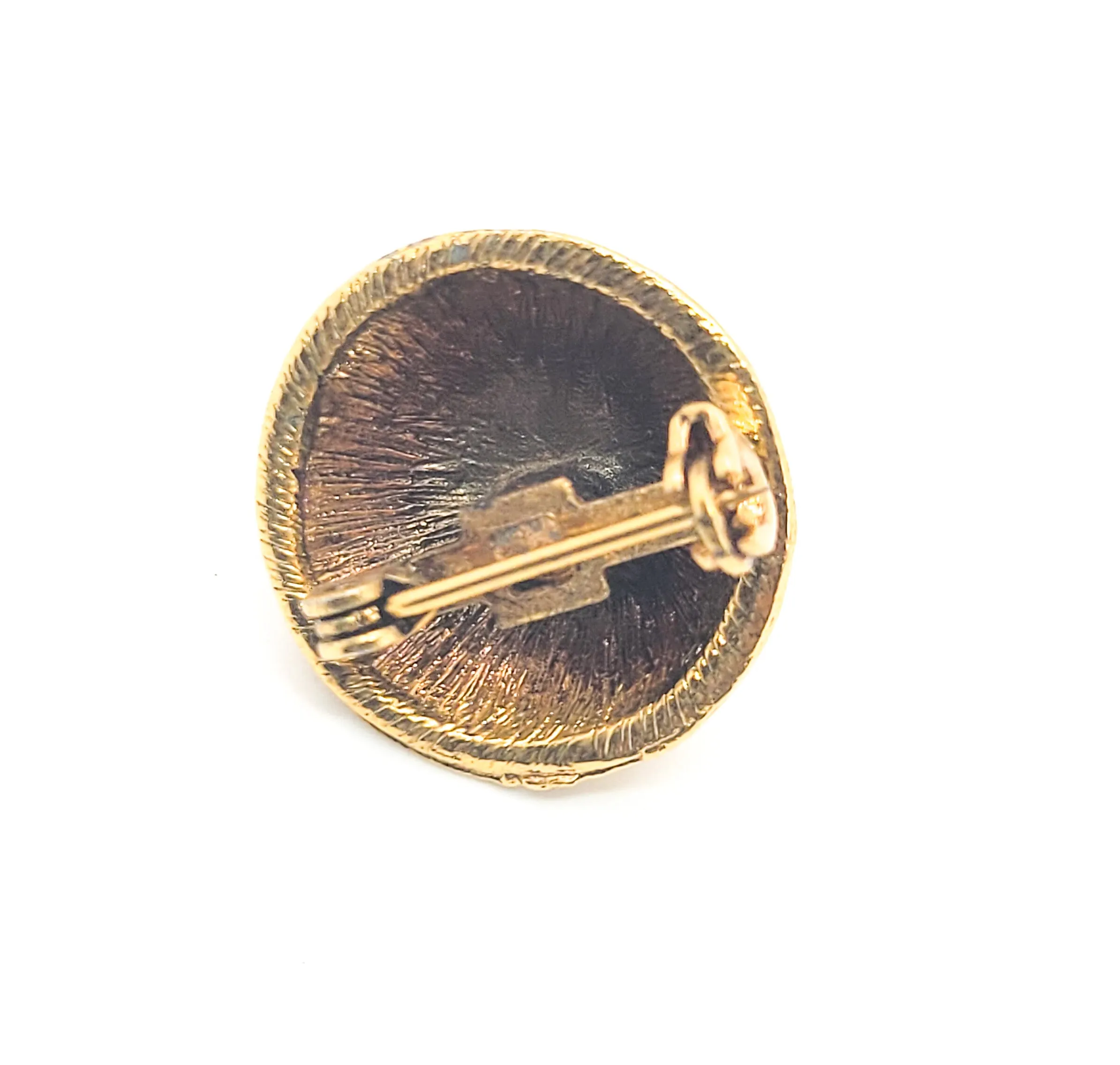 Domed salmon art glass cab Etruscan revival gold toned vintage brooch