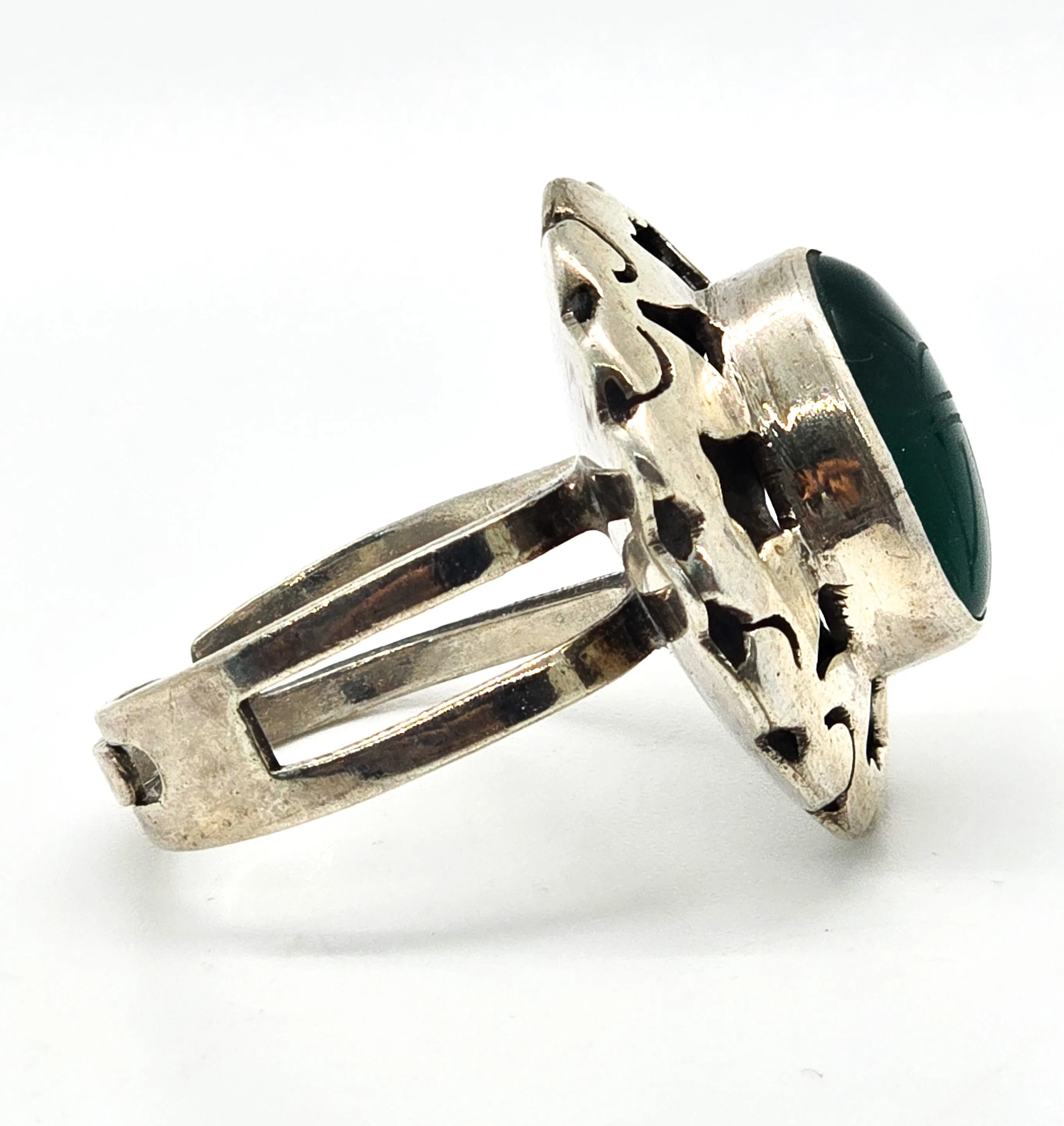 Egyptian Revival Chrysoprase carved Scarab Israel ST sterling silver adjustable ring size 7