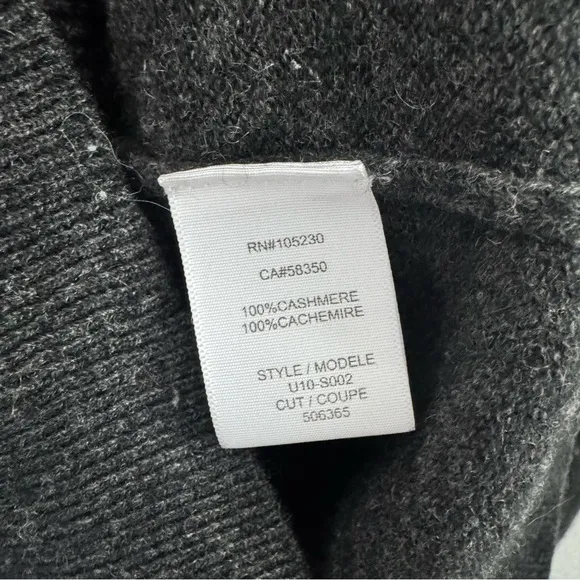 Equipment 100% Cashmere Gray Deep Crew Neck Sweater Relaxed Fit. Size S