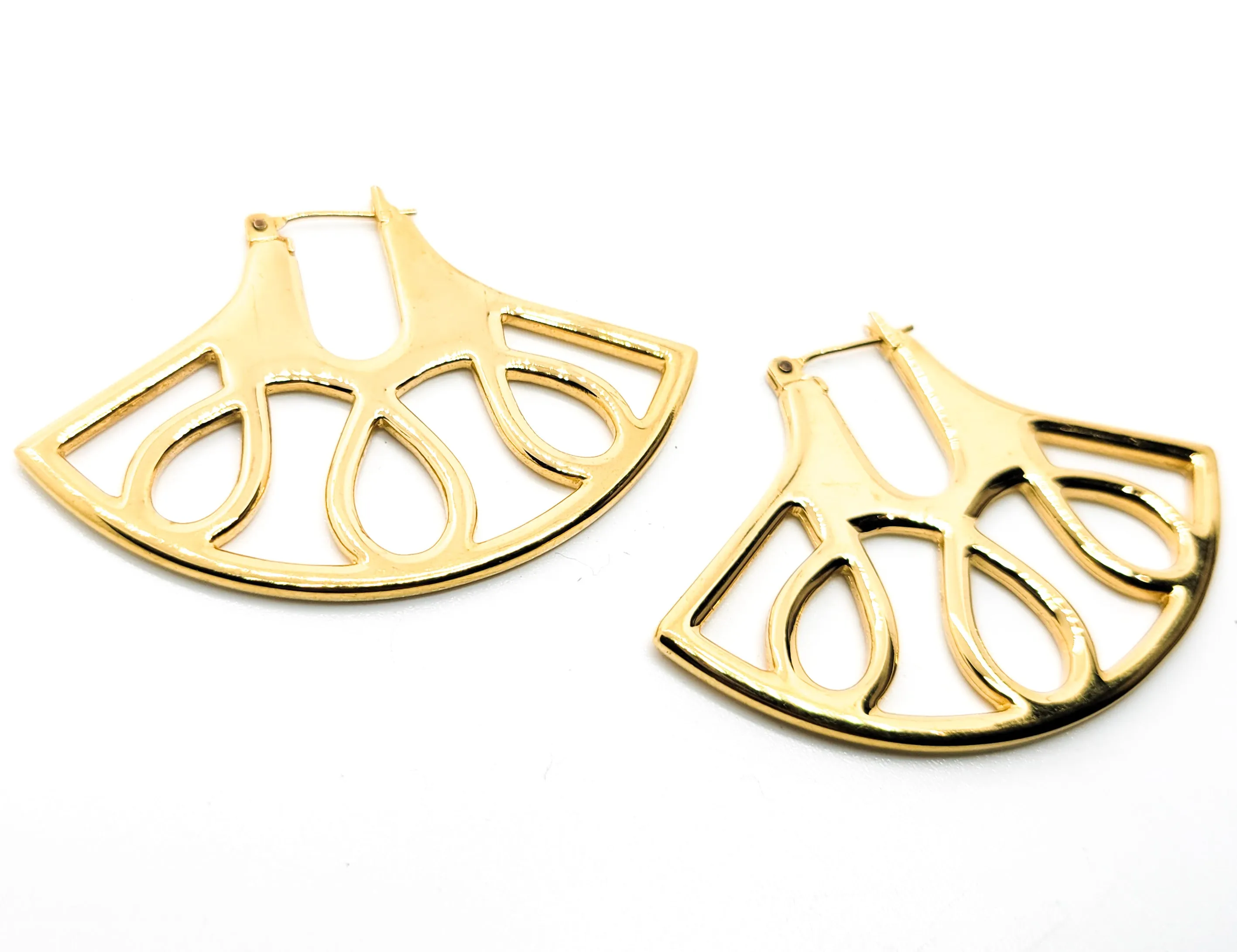 E.T. Etruscan gold toned fan hoop vintage signed earrings