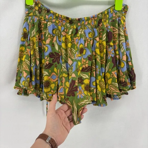 Free People Women’s Medium Floral Green Shorts Skort Ellie Mini