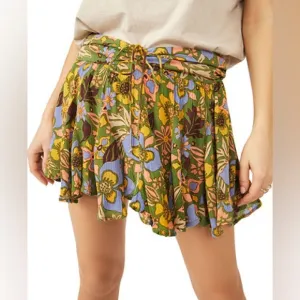 Free People Women’s Medium Floral Green Shorts Skort Ellie Mini