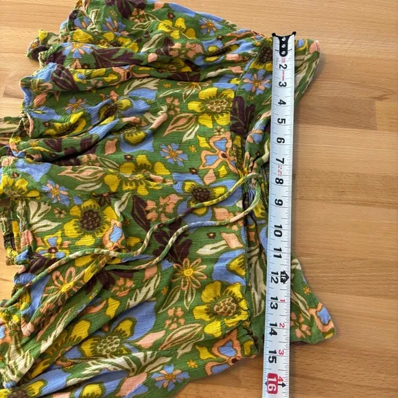 Free People Women’s Medium Floral Green Shorts Skort Ellie Mini