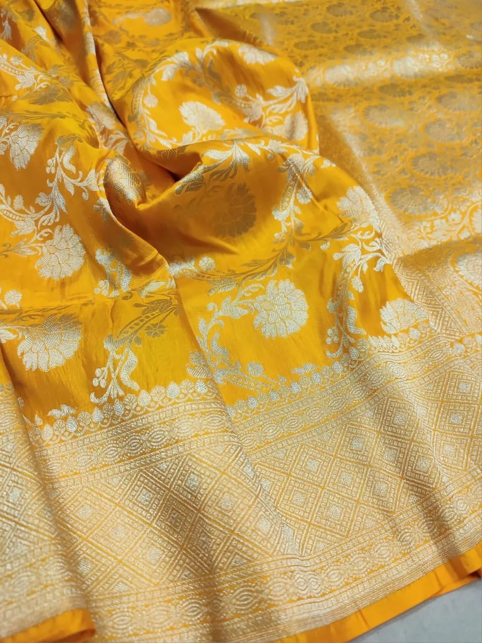 Gold Zari Banarasi Silk Saree with heavy pallu