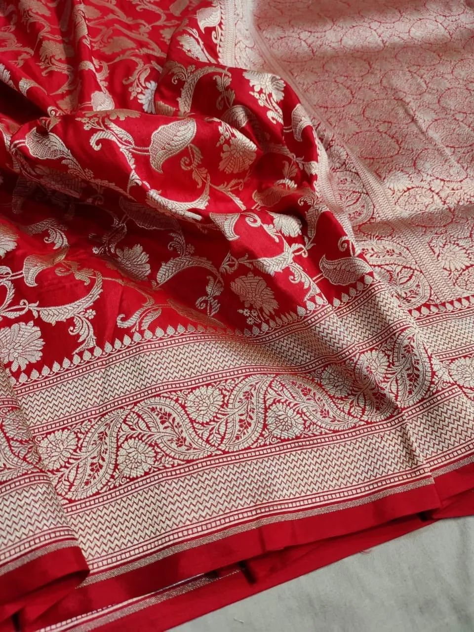 Gold Zari Banarasi Silk Saree with heavy pallu