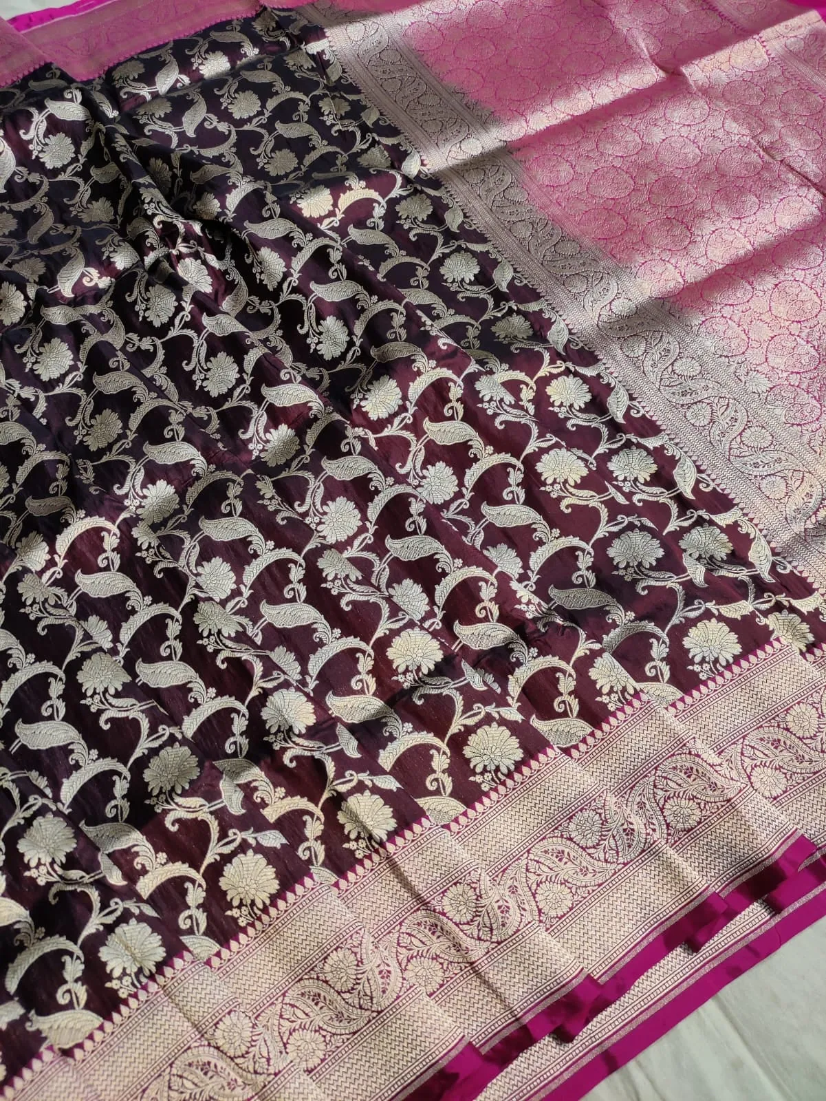 Gold Zari Banarasi Silk Saree with heavy pallu
