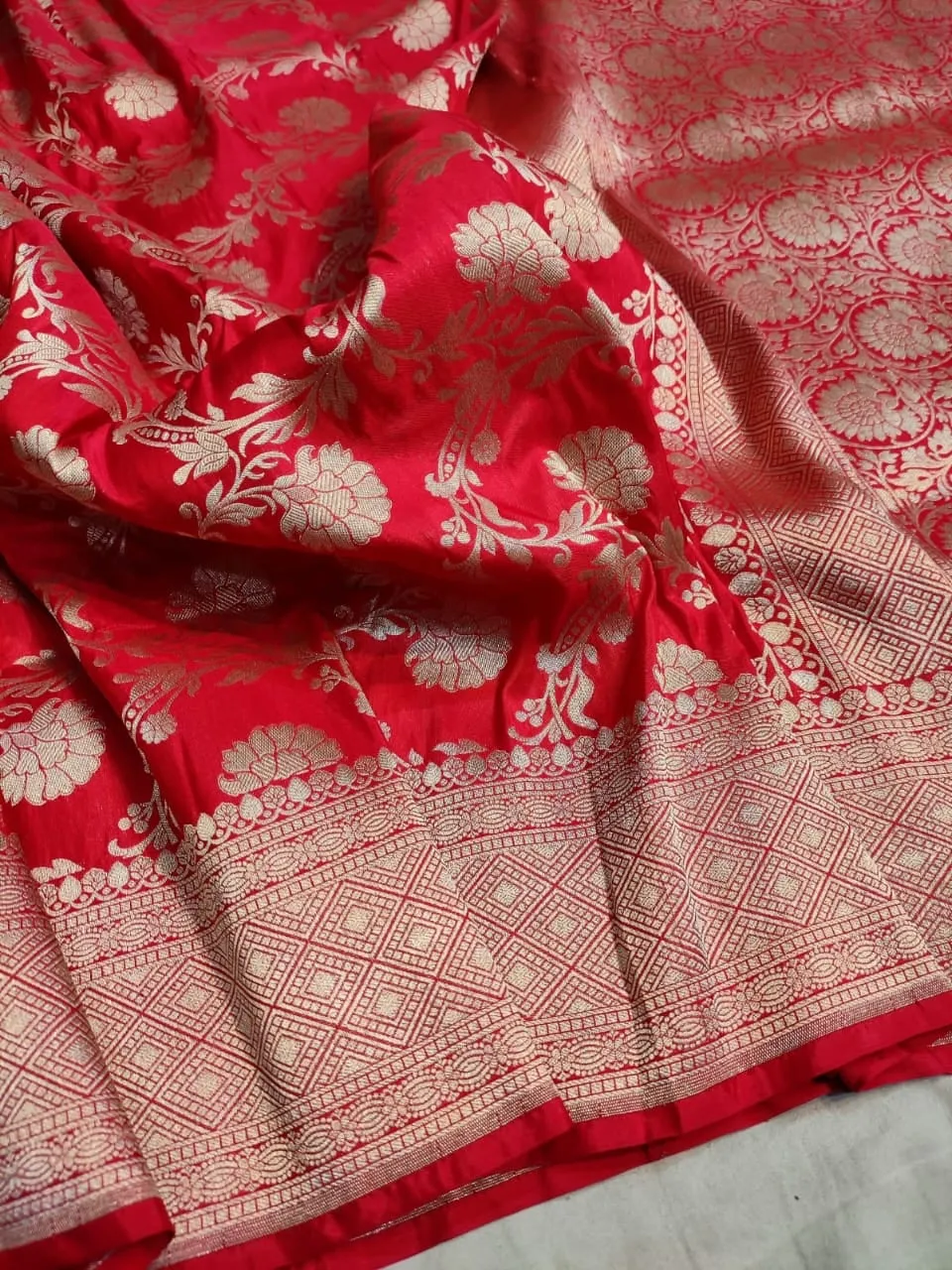 Gold Zari Banarasi Silk Saree with heavy pallu