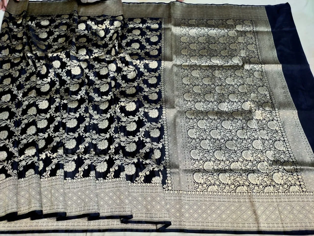 Gold Zari Banarasi Silk Saree with heavy pallu