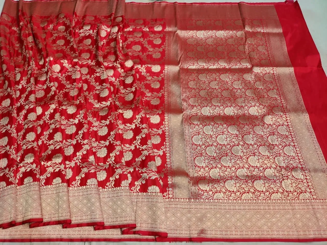 Gold Zari Banarasi Silk Saree with heavy pallu