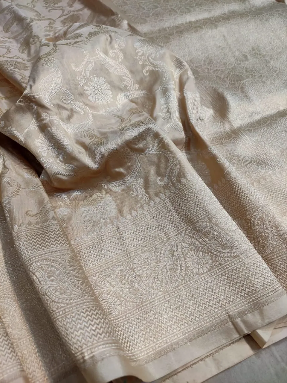 Gold Zari Banarasi Silk Saree with heavy pallu
