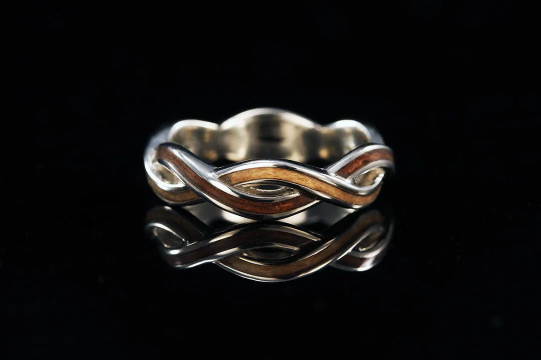 INTERLACED WALNUT AND MAPLE WOOD CRISS CROSS OVER RING