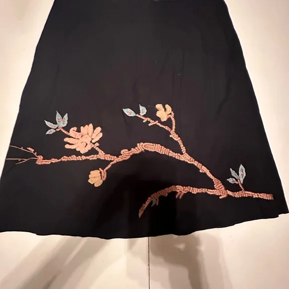 Karen Nicol Anthropologie Black Embroidered Sparrow Floral 100% Silk Skirt 4