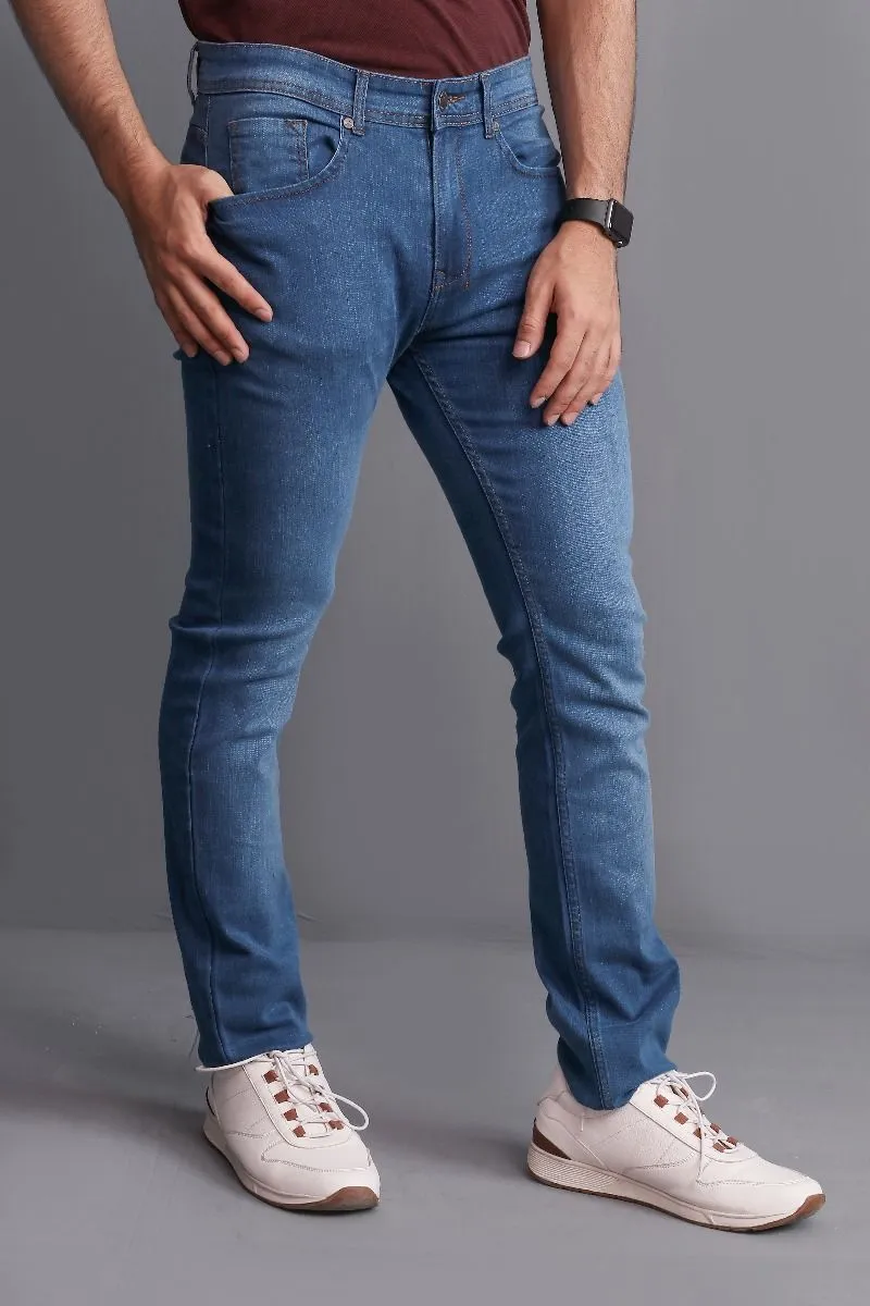 LIGHT WASH JEANS
