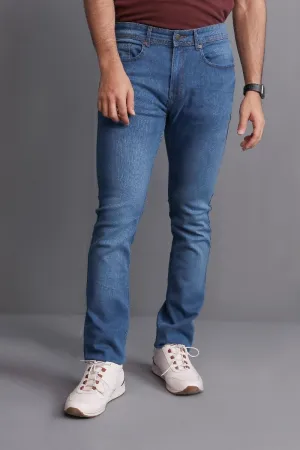 LIGHT WASH JEANS