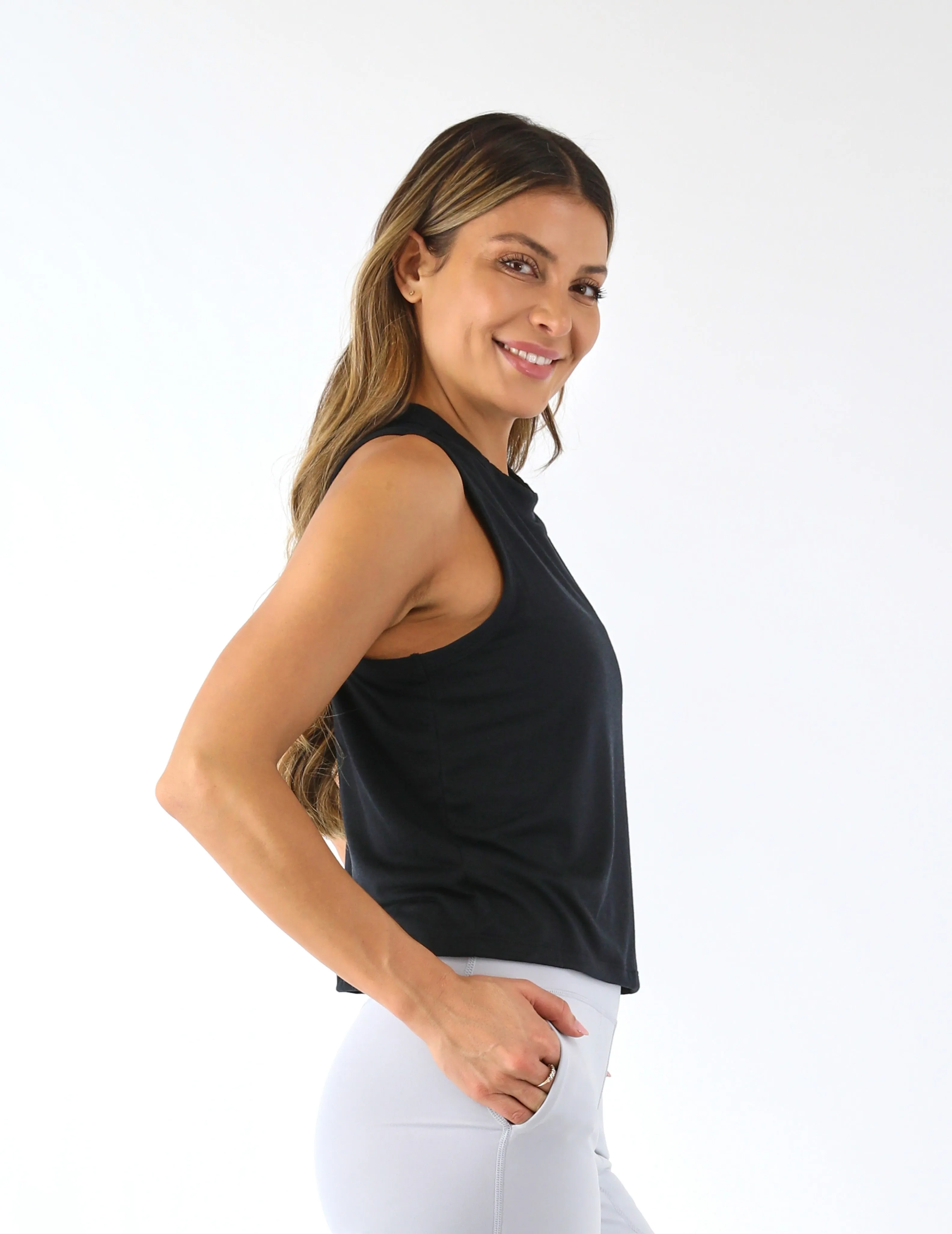 Minimalist Muscle Tank: Black