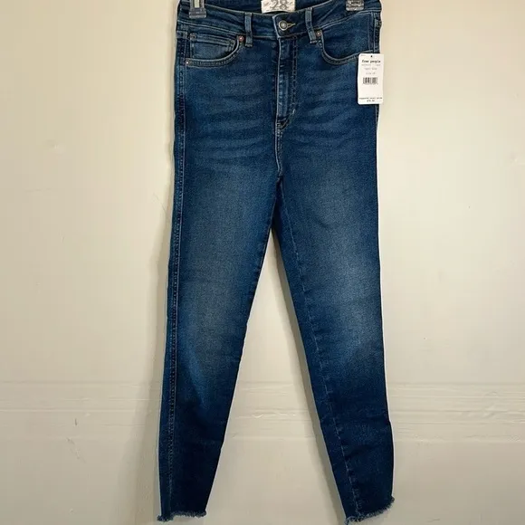 NWT Free People high waist raw hem jeans jegging size 6