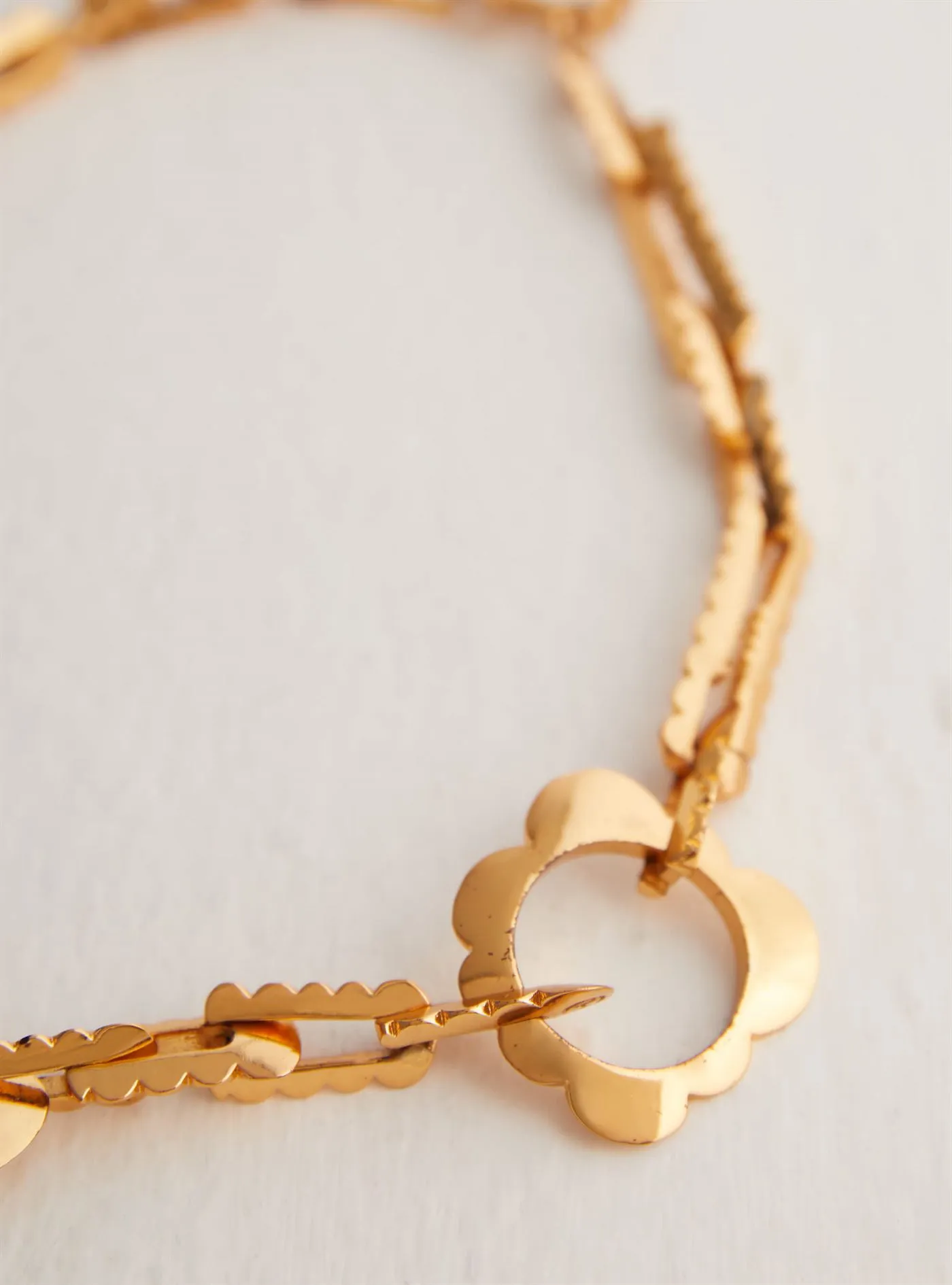 Outhouse   I   OH Beverly Center Epee Ferrum Link Chain Necklace Brass Gold Accessories  OHAW21NE801
