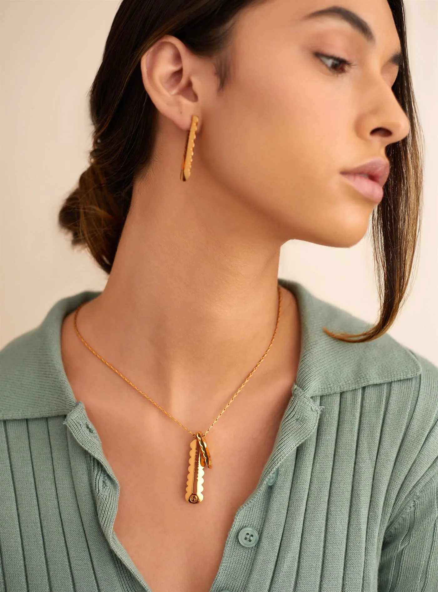 Outhouse   I   OH Epee Citadel Outlet Double Tag Pendant Necklace Brass Gold Accessories  OHAW21PE602