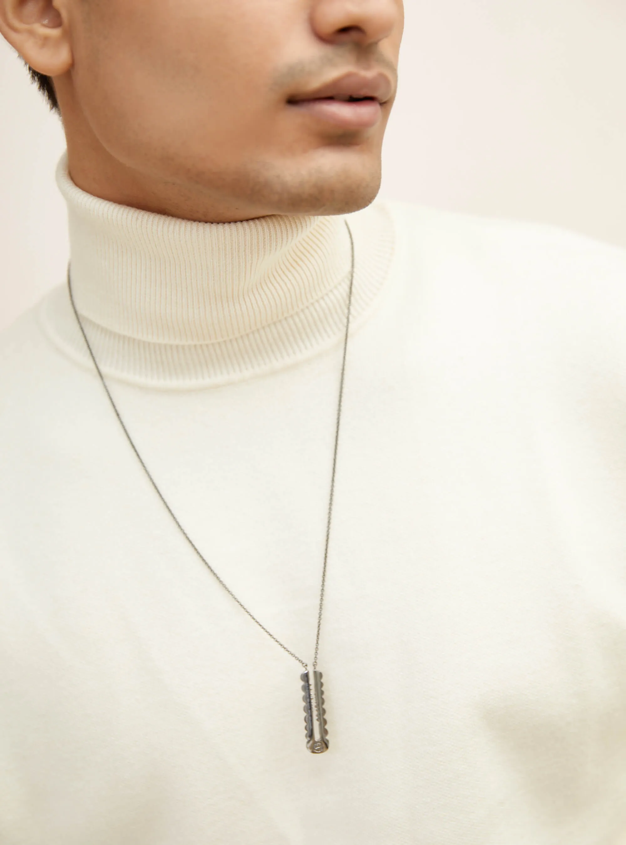 Outhouse   I   OH Epee La Brea Avenue XL Penadnt In Gunmetal Brass Gunmetal Accessories  OHAW21PE603