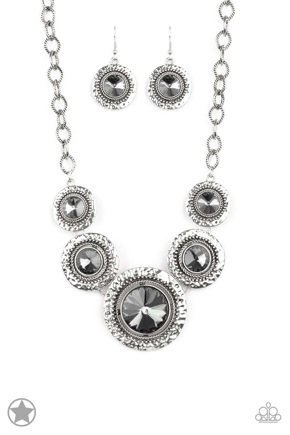 Paparazzi - Global Glamour- Silver Necklace