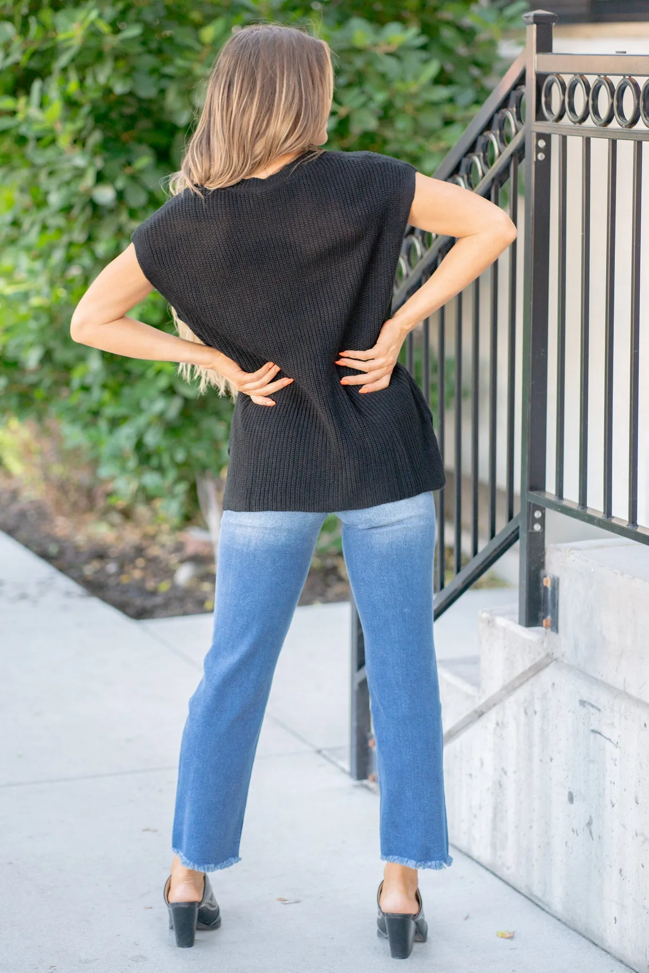 Pocketed Round Neck Cap Sleeve Knit Top