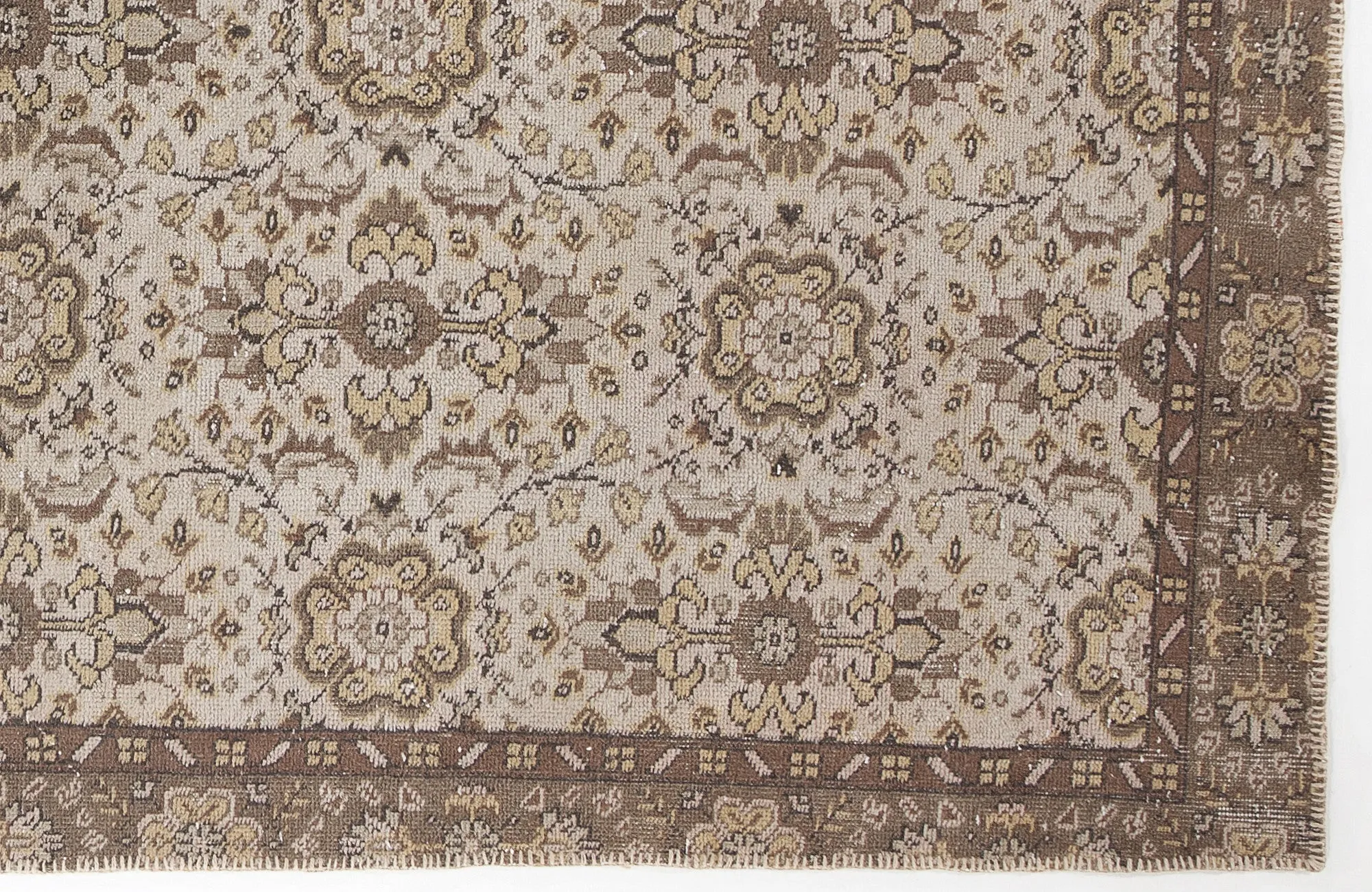 Retro Design Beige Over Dyed Vintage Rug 5'4'' x 9'3'' ft 163 x 281 cm