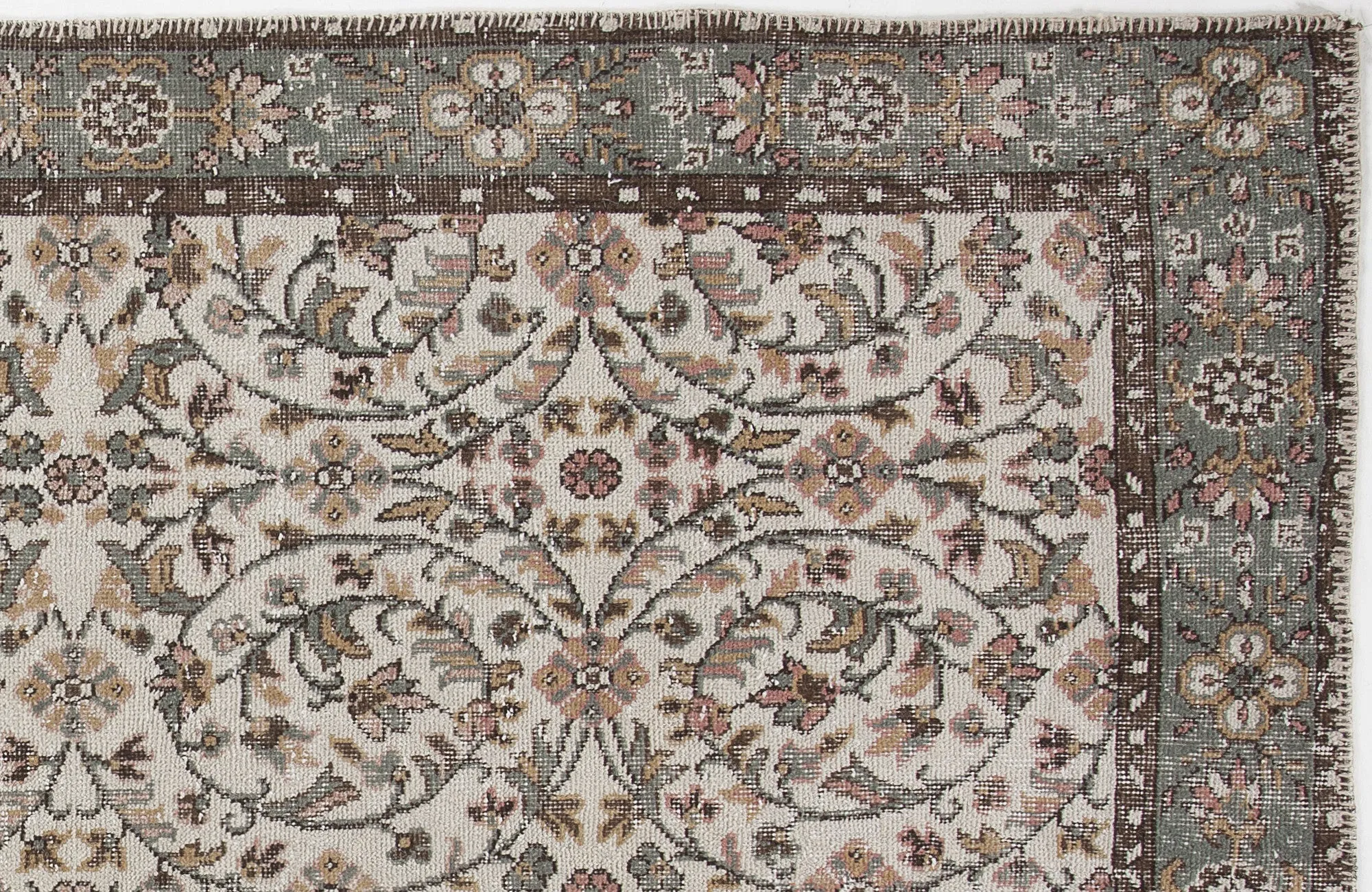 Retro Design Beige Over Dyed Vintage Rug 5'7'' x 9'8'' ft 170 x 294 cm