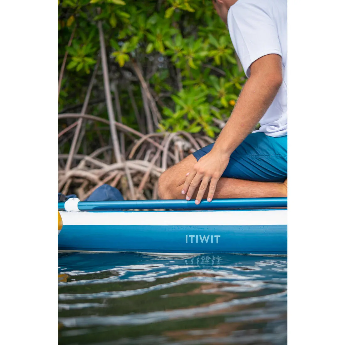 Stand up paddle ultra compact et stable 10 pieds (130 kg max) blanc et bleu