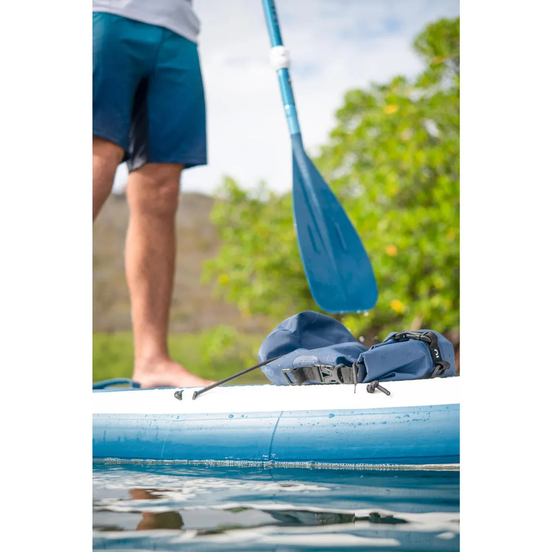 Stand up paddle ultra compact et stable 10 pieds (130 kg max) blanc et bleu