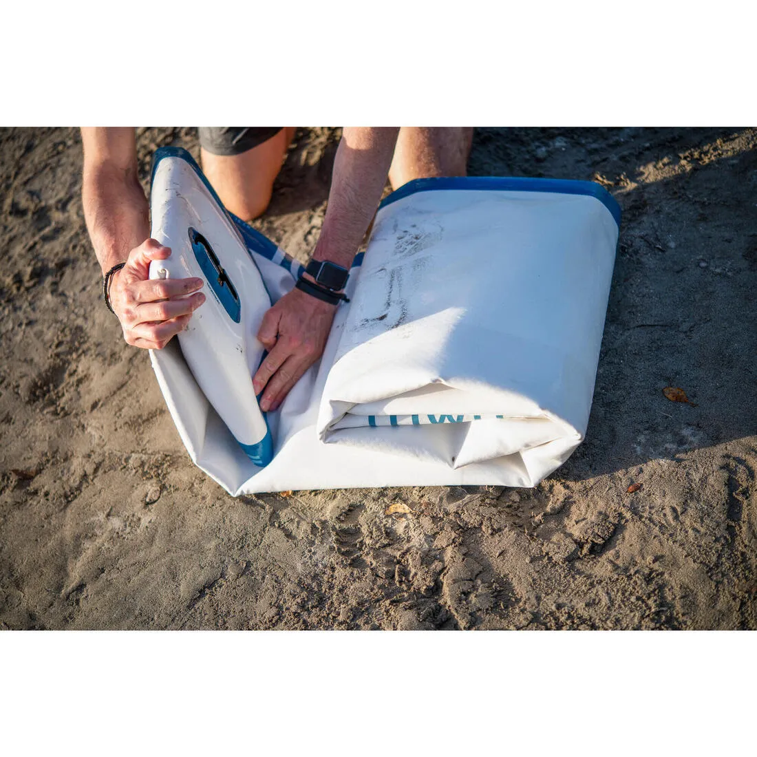 Stand up paddle ultra compact et stable 10 pieds (130 kg max) blanc et bleu
