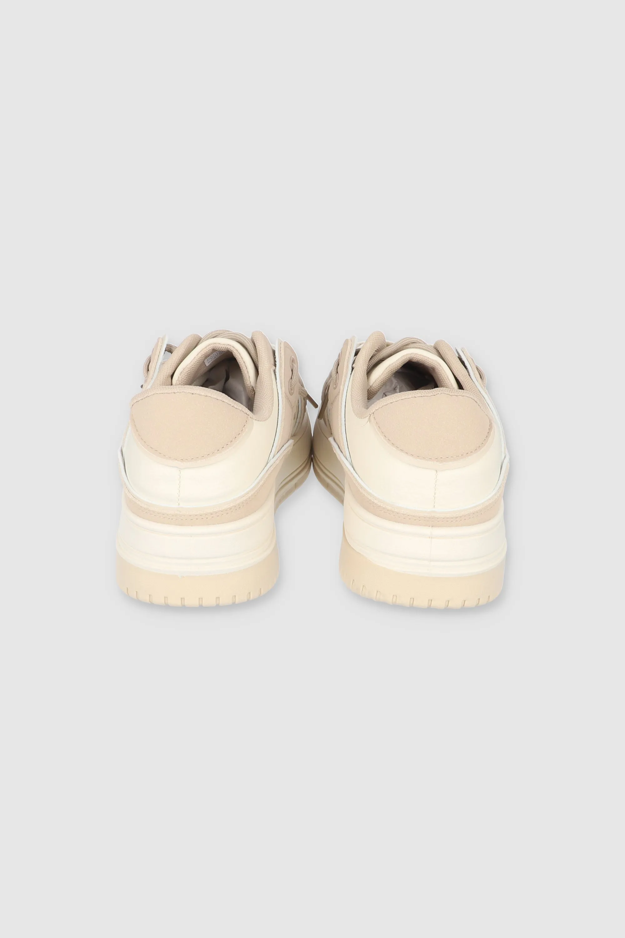 Tenis casual detalle suela