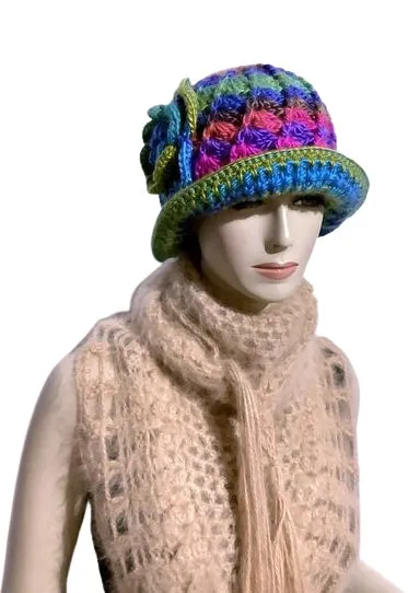 THE GREEN ÑUSTA  (an Inca princess in Quechua) HAT, handmade beanie, crochet hat, woman's size, cloché hat.