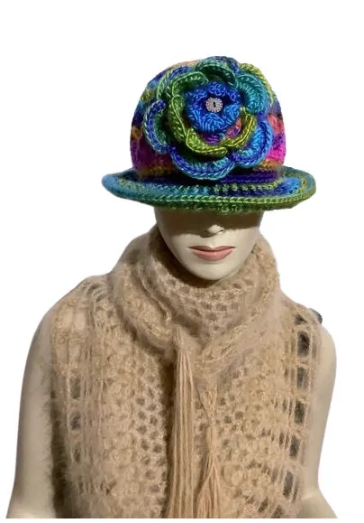 THE GREEN ÑUSTA  (an Inca princess in Quechua) HAT, handmade beanie, crochet hat, woman's size, cloché hat.