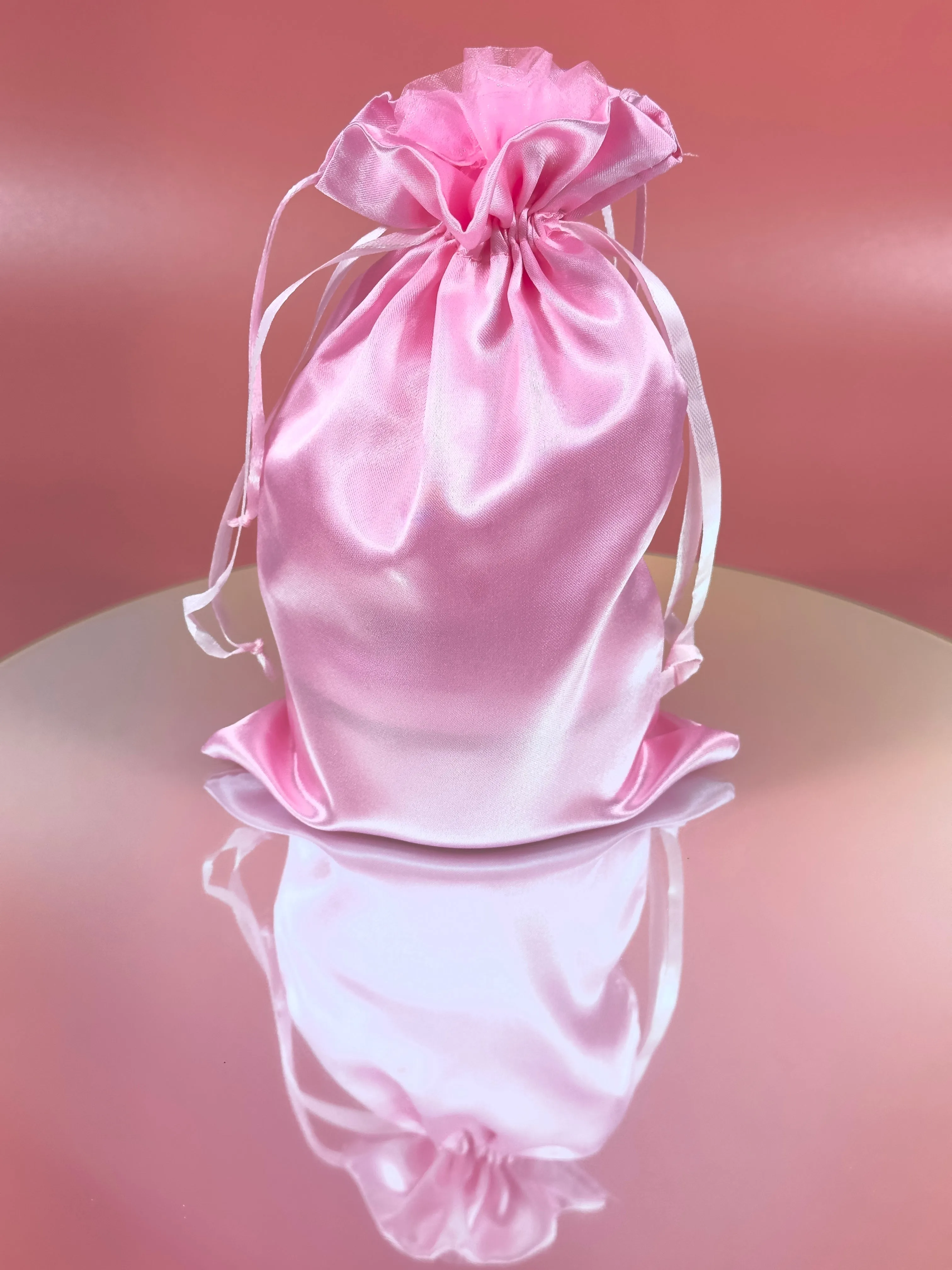 VILLA ROSA | Vintage Style Perfumed Body Powder   Pink Puff Applicator - 8 oz