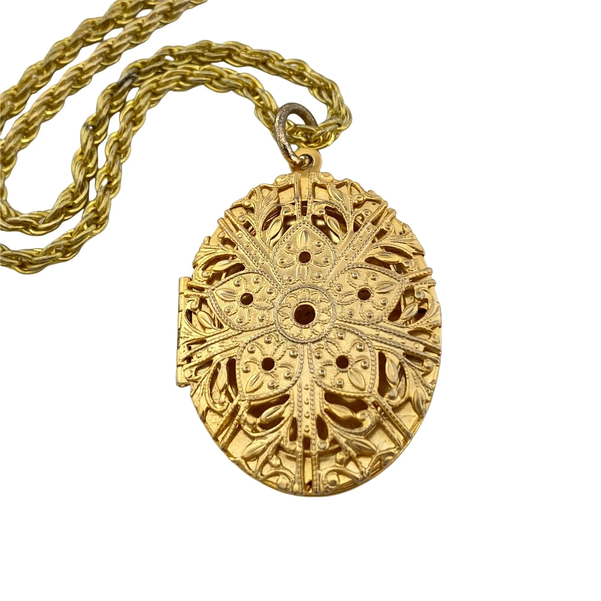 Vintage Etched Filigree Oval Locket Pendant Necklace